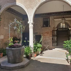 Al Mezzanino, Palazzo Torniello Venezia